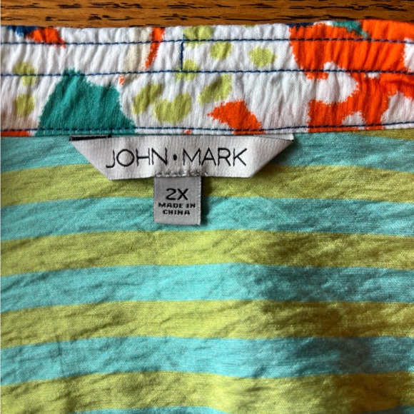 John Mark Tropical Floral Print Top - Picture 3 of 10